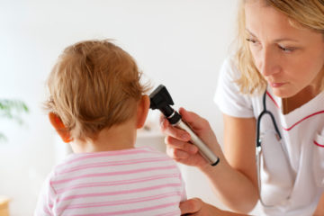 Bệnh viêm tai giữa ở trẻ – “coi chừng” biến chứng nguy hiểm
